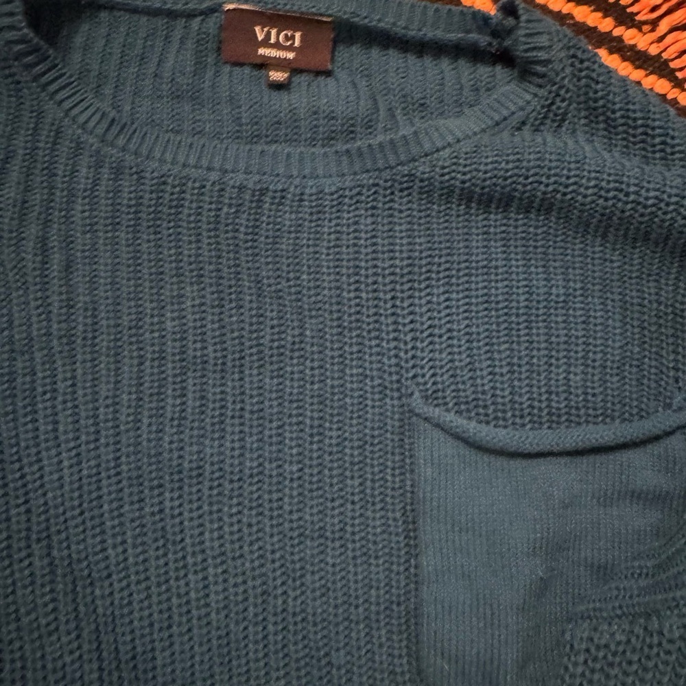 Vici Kerry Relaxed Long Sleeve Sweater Top like new size medium - Picture 5 of 7